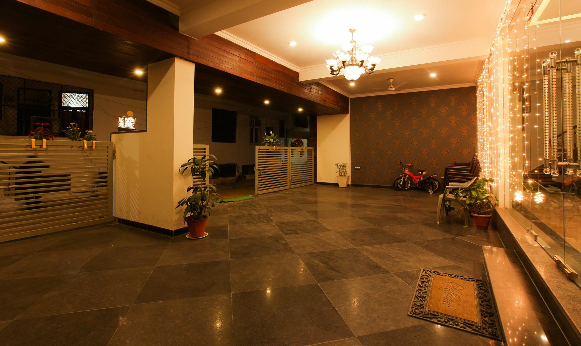 Treebo Trend And Hotel New Delhi Exterior photo